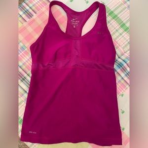 Nike drifit tank size m